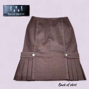 Vtg David Meister Women's Size 2 Brown A-Line Skirt Pleated Hem Button Accent